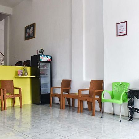 Hotel Reddoorz Near Sultan Hasanuddin Airport 2 Macasar Exterior foto