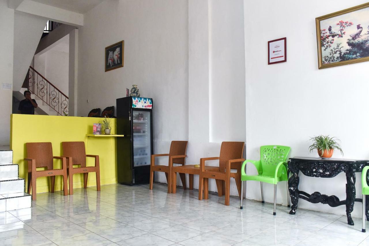 Hotel Reddoorz Near Sultan Hasanuddin Airport 2 Macasar Exterior foto